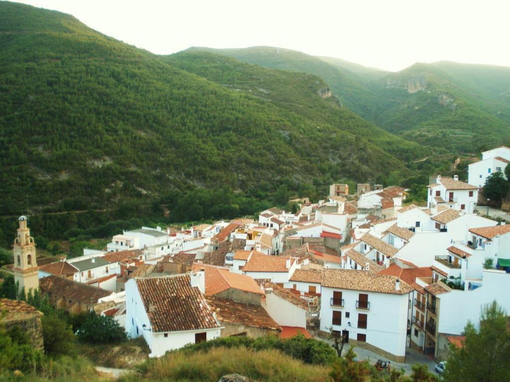 Hotel Restaurante Vinas Viejas Fuentes de Ayodar Екстер'єр фото