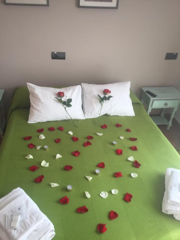 Hotel Restaurante Vinas Viejas Fuentes de Ayodar Екстер'єр фото
