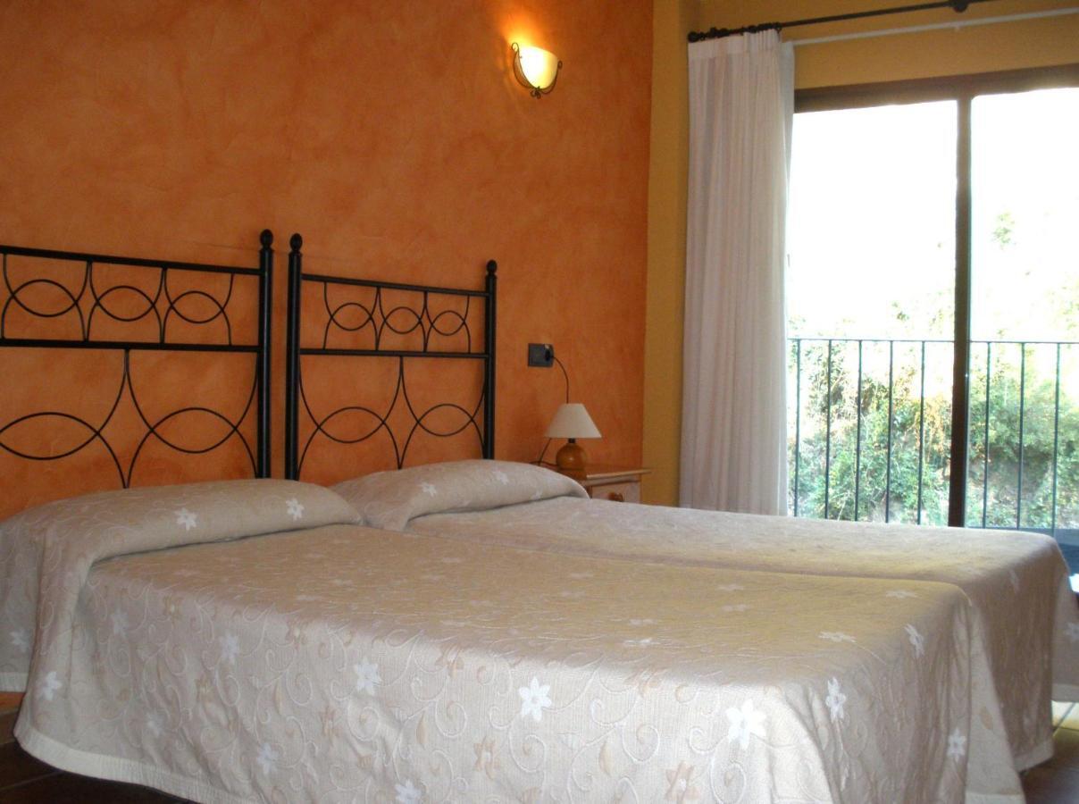Hotel Restaurante Vinas Viejas Fuentes de Ayodar Екстер'єр фото