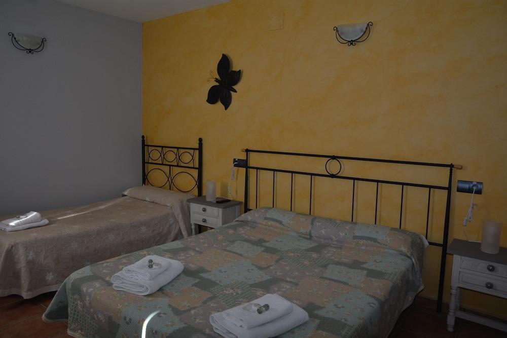 Hotel Restaurante Vinas Viejas Fuentes de Ayodar Екстер'єр фото